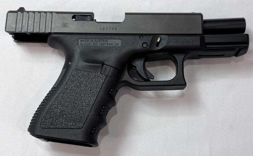Glock 19 GEN 3 Pistol, 9mm, 4" Barrel, SIX Magazines!  Clean!-img-11