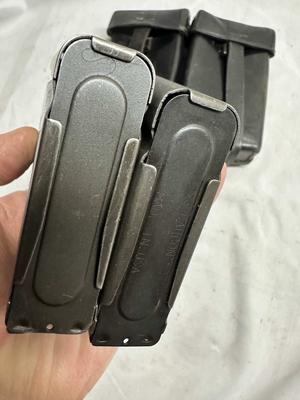 2- FAL STG 58 MAGAZINES WITH WITNESS HOLES IN POUCH-img-4