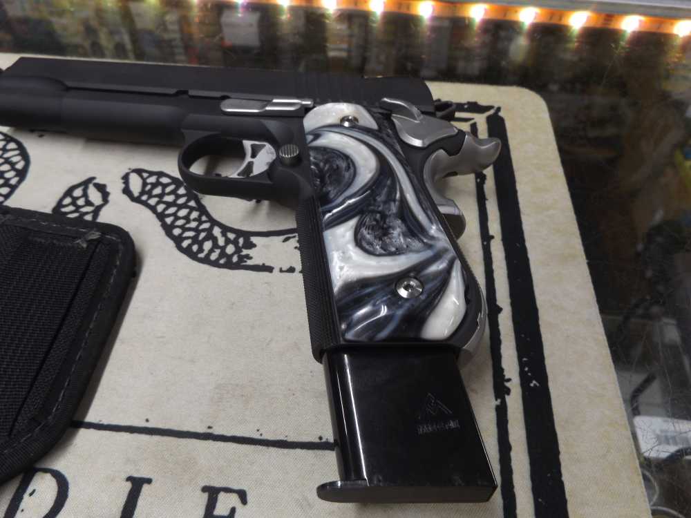 PENNY AUCTION! SIG SAUER 1911 WITH THREADED BARREL !-img-3
