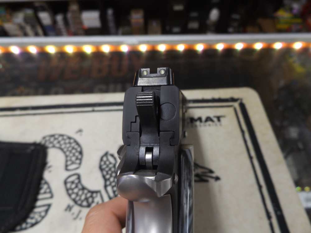 PENNY AUCTION! SIG SAUER 1911 WITH THREADED BARREL !-img-9