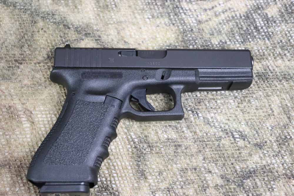 Glock 22 Gen 3 40 S&W in box 3 mags mint 4.5" penny start-img-24