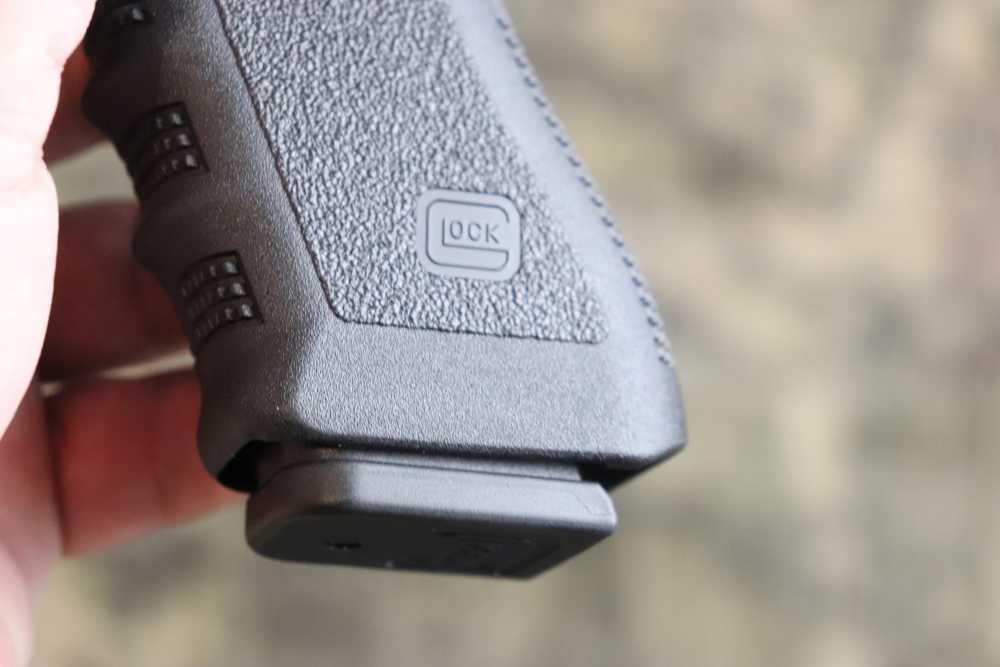 Glock 22 Gen 3 40 S&W in box 3 mags mint 4.5" penny start-img-8
