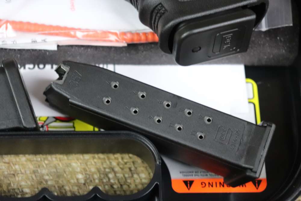 Glock 32 357 Sig 4" semi auto 3 mags NIB penny start scarce-img-1
