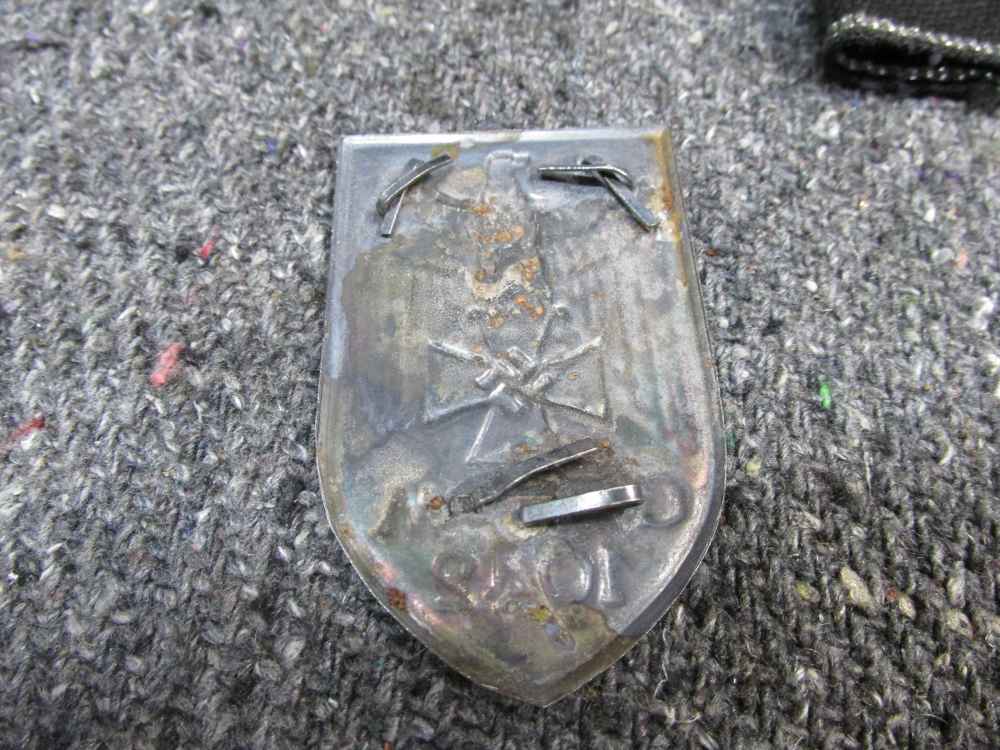 5-PIECE WWII GERMAN CUFF TITLED, BADGES, CAP EAG, SS, ALL VINTAGE REPRO-img-4