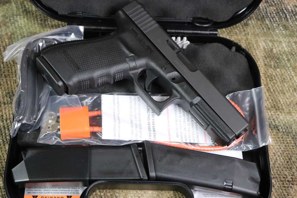Glock 21 Gen 4 45 acp NIB 3 mags semi auto penny start-img-0