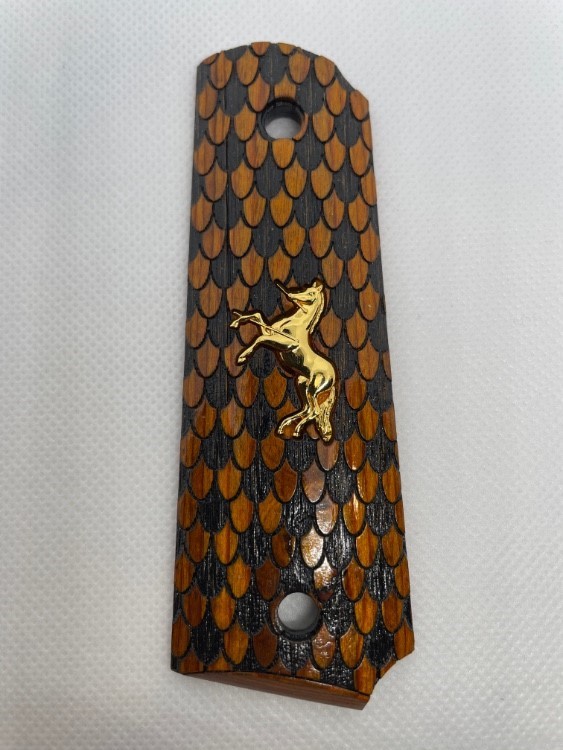 COLT 1911 BLACK/TAN WOOD GRIPS WITH GOLD COLT-img-3