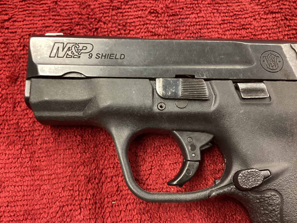 Smith & Wesson M&P 9 Shield 9MM + 1-7Rnd Magazine- NO CC FEES!-img-2