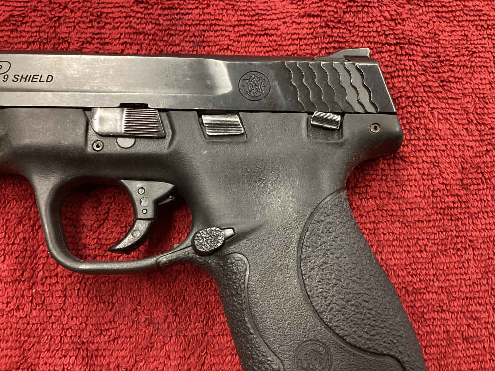 Smith & Wesson M&P 9 Shield 9MM + 1-7Rnd Magazine- NO CC FEES!-img-3