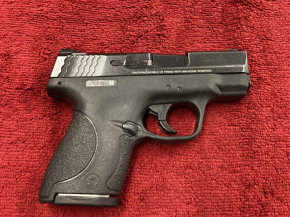 Smith & Wesson M&P 9 Shield 9MM + 1-7Rnd Magazine- NO CC FEES!-img-1