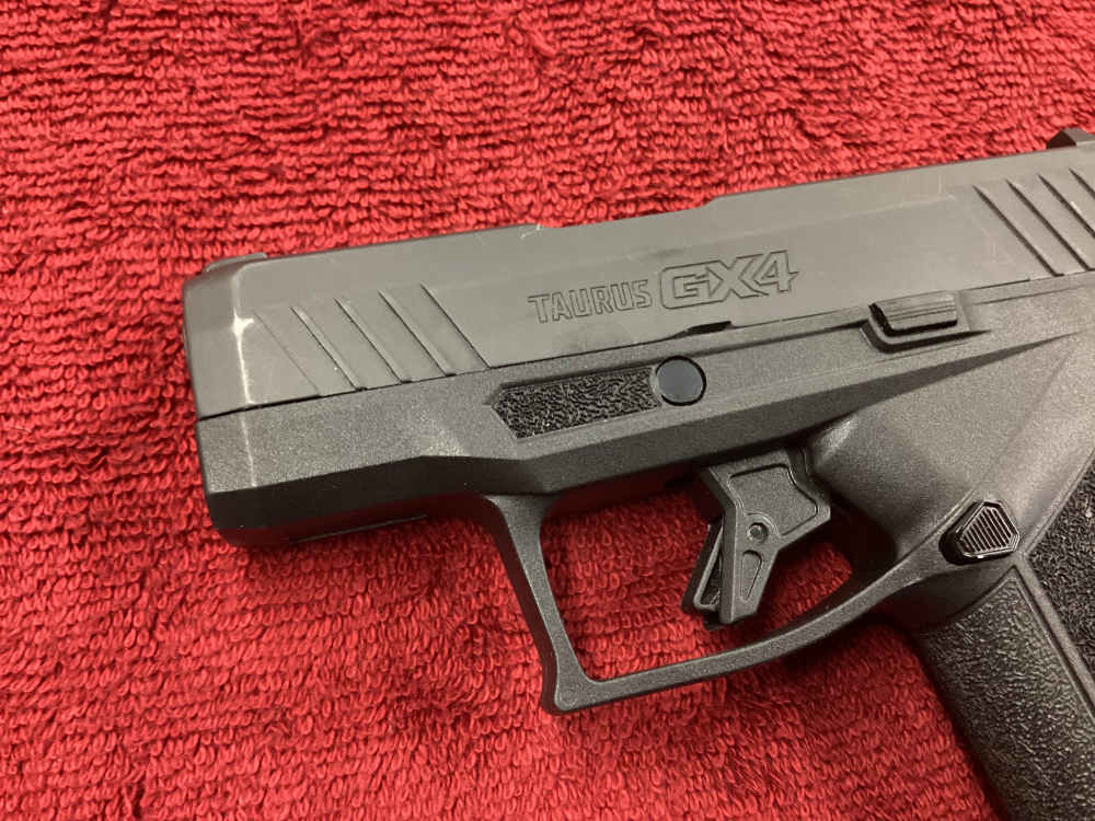 Taurus GX4 9MM 9X19 + 2-11Rnd Magazines - NO CC FEES!-img-8