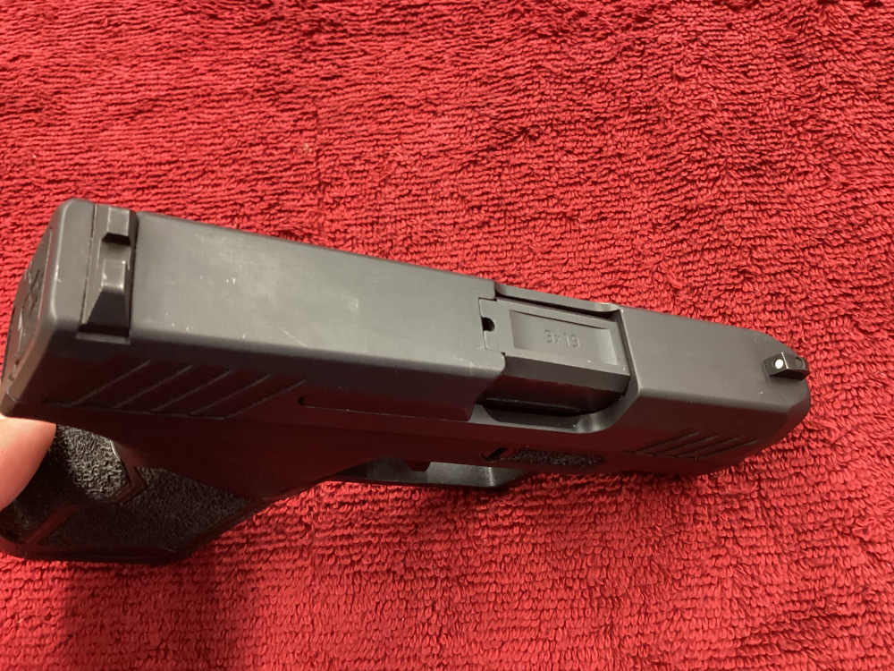 Taurus GX4 9MM 9X19 + 2-11Rnd Magazines - NO CC FEES!-img-3