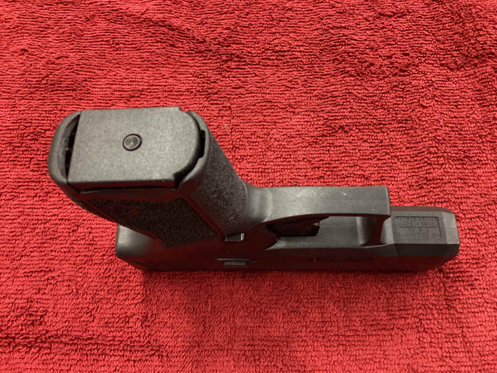 Taurus GX4 9MM 9X19 + 2-11Rnd Magazines - NO CC FEES!-img-2