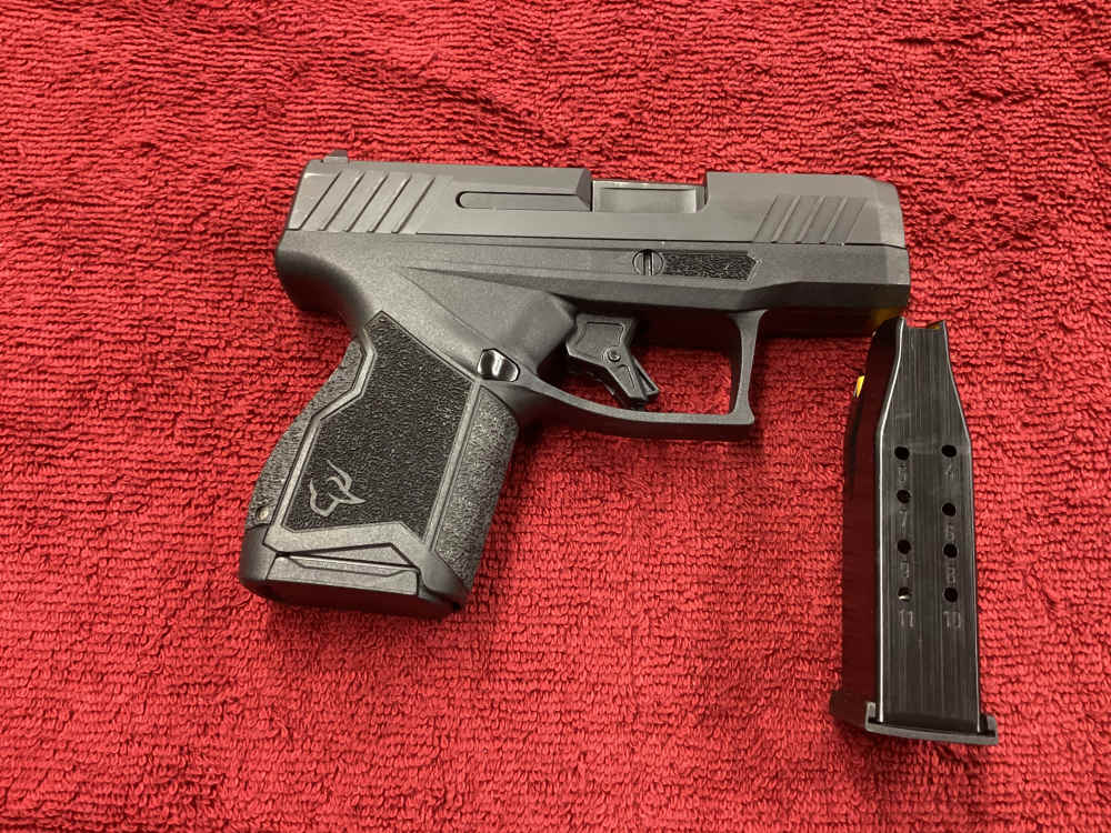 Taurus GX4 9MM 9X19 + 2-11Rnd Magazines - NO CC FEES!-img-1