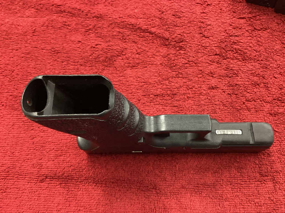 Glock 22 .40 S&W +3-15Rnd Magazines - NO CC FEES!-img-2
