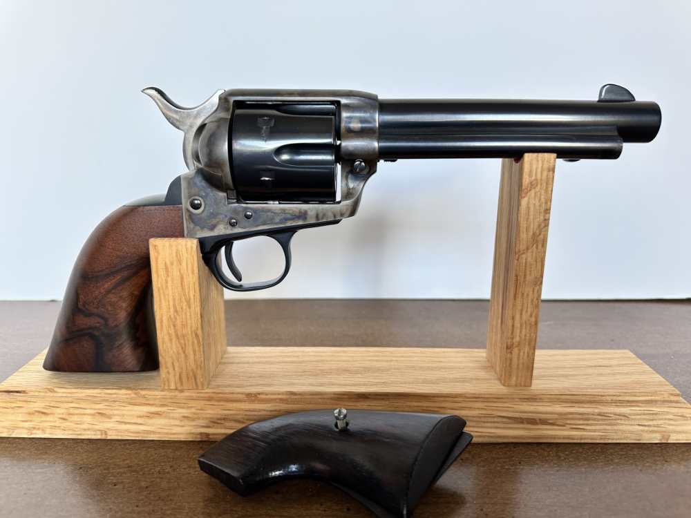 Colt SAA 38sp Blue 5.5in barrel 2nd Gen -img-0