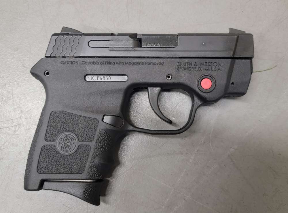 Smith & Wesson Bodyguard W/ Laser .380 ACP -img-5