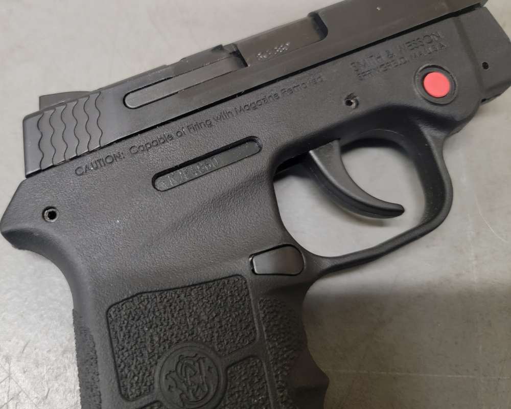 Smith & Wesson Bodyguard W/ Laser .380 ACP -img-7