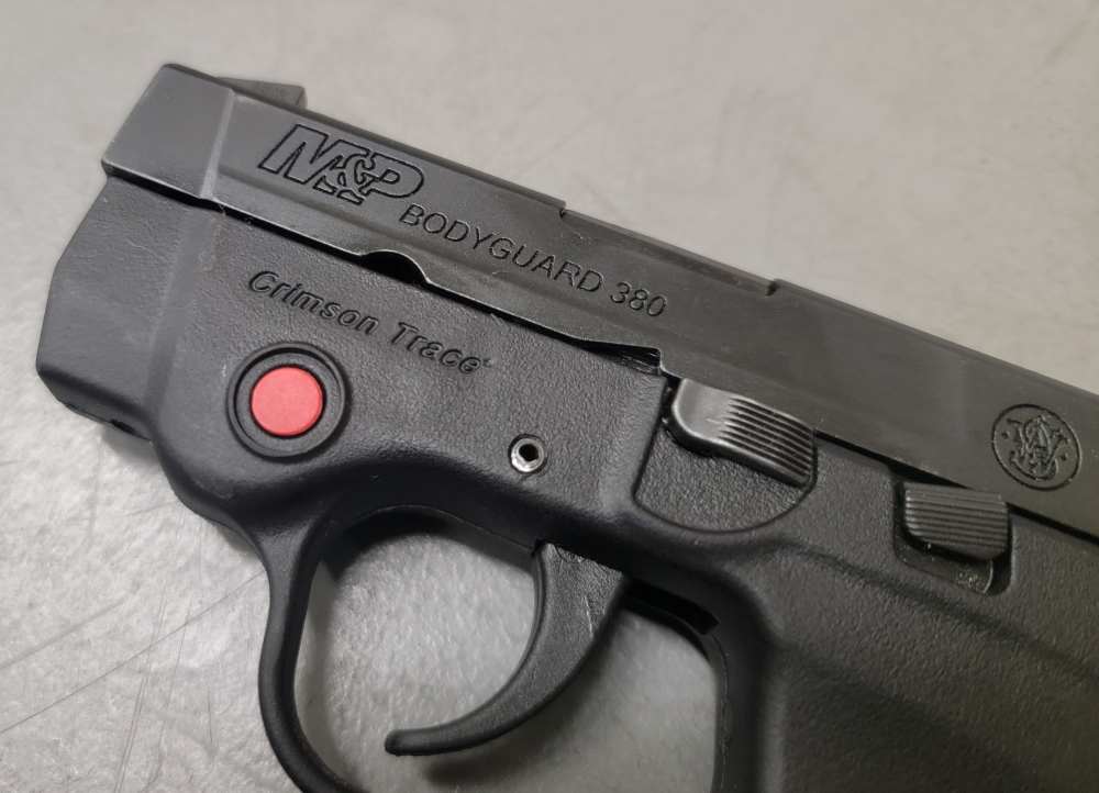 Smith & Wesson Bodyguard W/ Laser .380 ACP -img-4