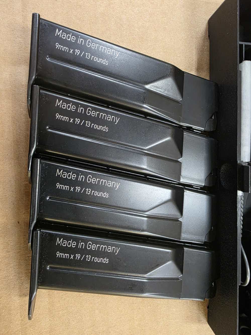Heckler & Koch P7 M13 6 Magazines -img-2