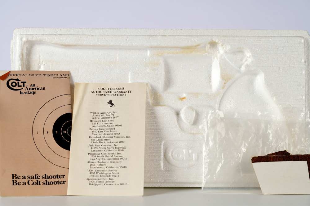 Colt Python .357 Mag 6" Royal Blue (1976) – Matching Box & Papers-img-1