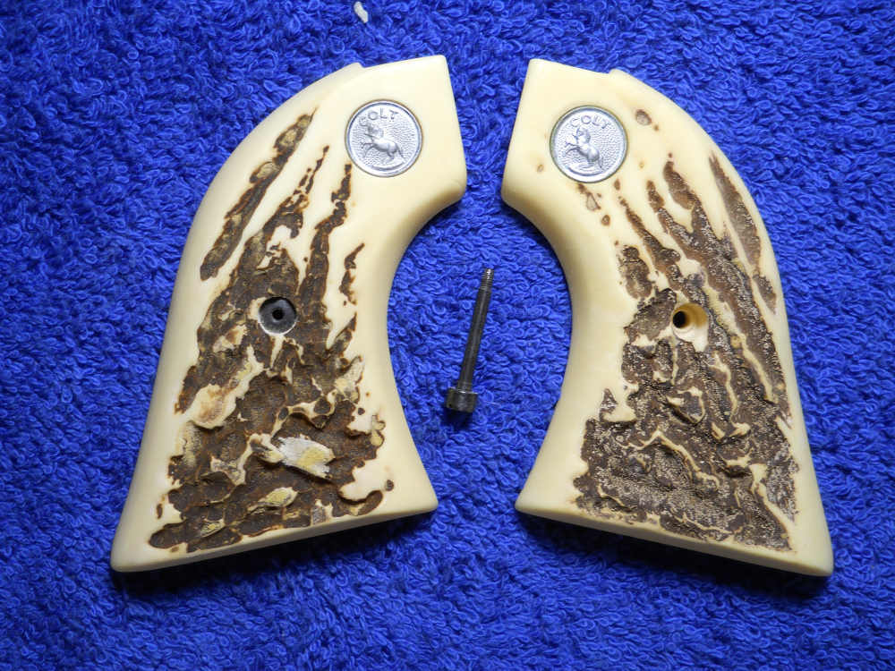 NEW OLD STOCK COLT FRONTIER SCOUT PEACEMAKER 62 FAUX FAKE STAG GRIPS 22-img-0