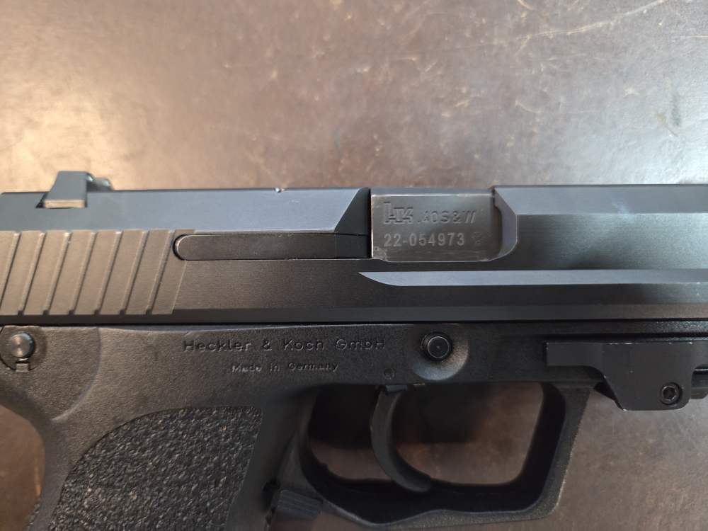 USP 40 for Sale. GREAT SHAPE. HK THREADED BARREL AND 5 (16RD ) MAGS!!!-img-4