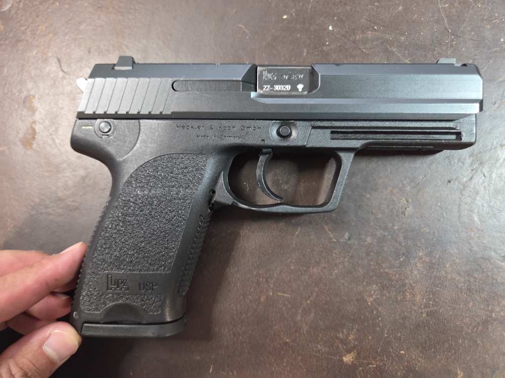 USP 40 FOR SALE GREAT CONDITION, GREAT SHOOTER.-img-1