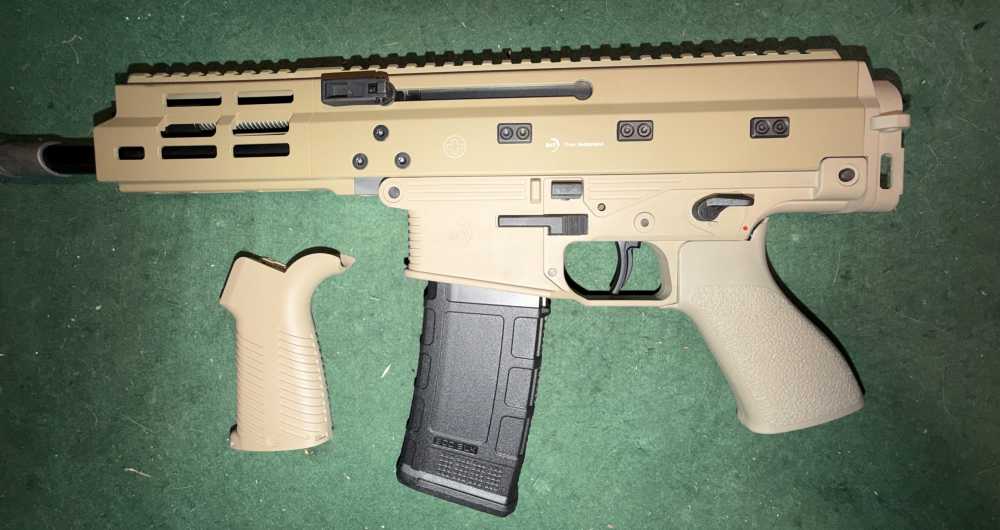 B&T APC300 GEN 2 PRO Coyote Tan Pisto-img-7