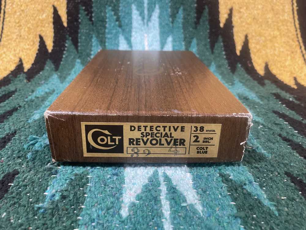 Colt Detective Special with box and paper work 1st year 3rd Issue 1973-img-16