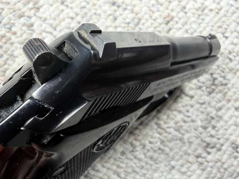Beretta Tomcat .32 ACP Pistol (2) magazine, factory case, Manual -img-12