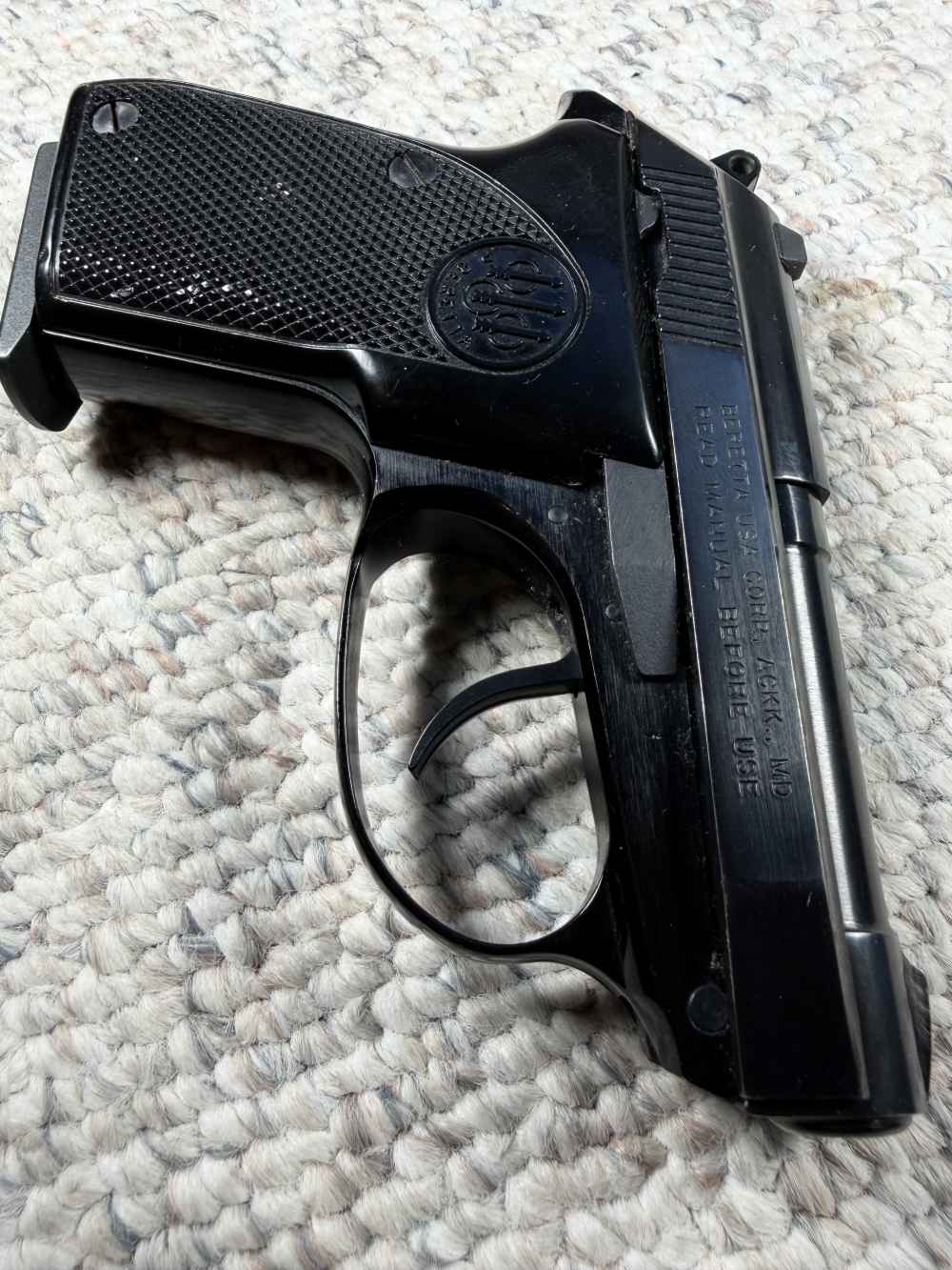 Beretta Tomcat .32 ACP Pistol (2) magazine, factory case, Manual -img-3