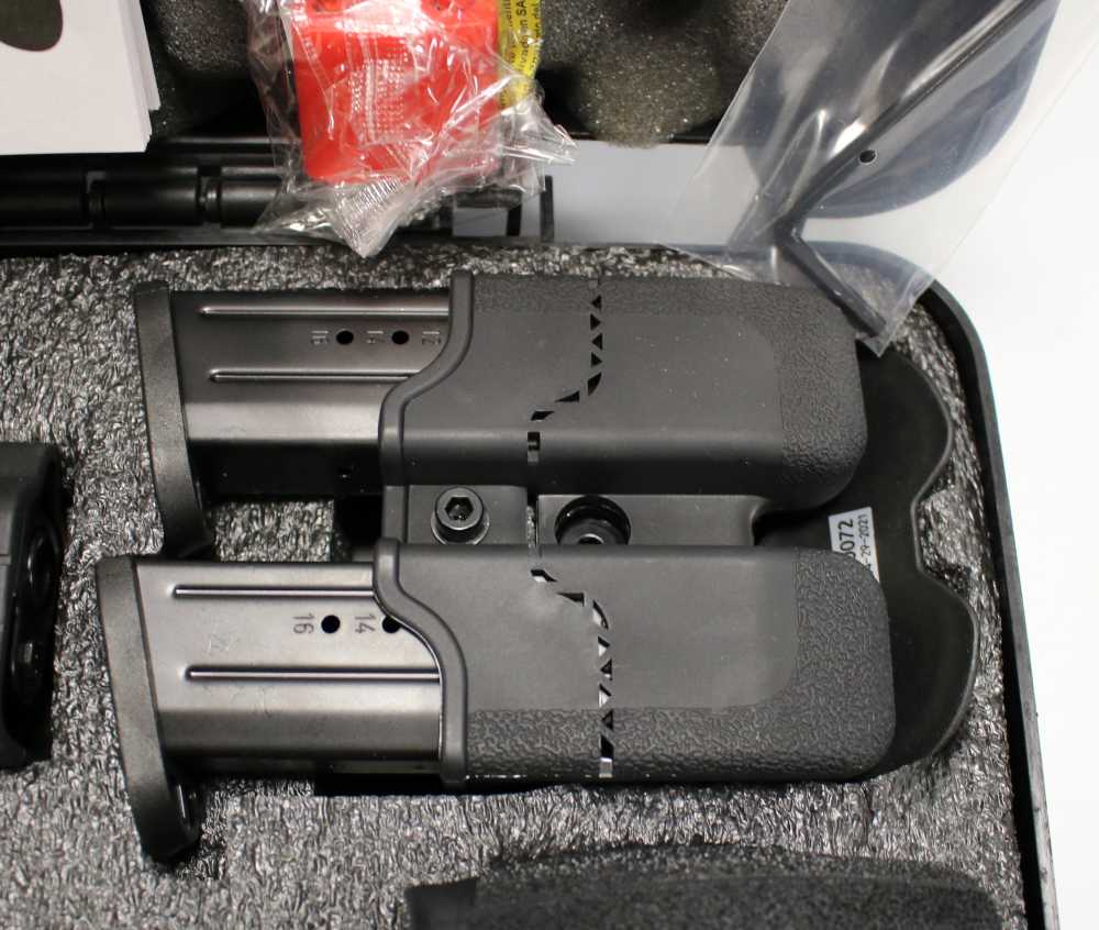 Smith & Wesson M&P9 M2.0 Carry 9mm 4.25" 17 Rd. x 3 & Range Kit - 11765-img-6