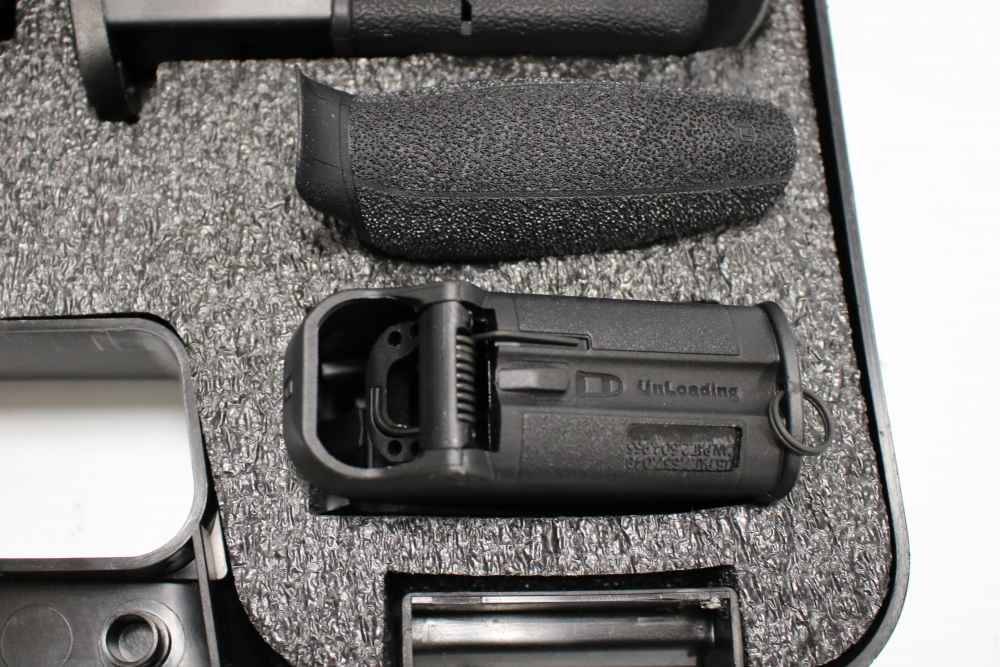 Smith & Wesson M&P9 M2.0 Carry 9mm 4.25" 17 Rd. x 3 & Range Kit - 11765-img-7