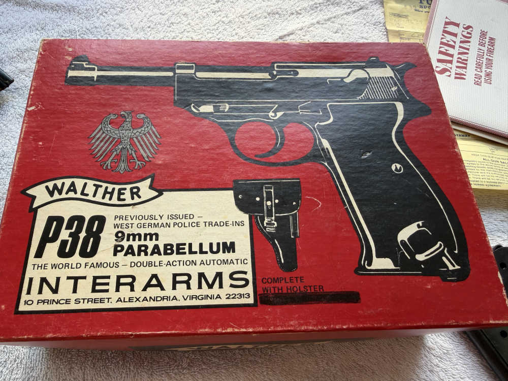 Walther P38 9mm - German Police w/ Box-img-13