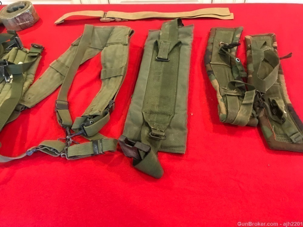 Military lot of 12 shoulder straps, belts, pads, etc.-img-4