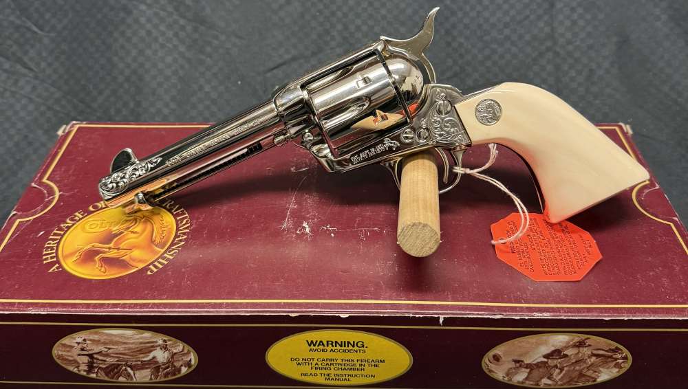 RARE COLT CUSTOM SHOP SINGLE ACTION ARMY 45 COLT "ENGRAVED NICKLE"-img-1