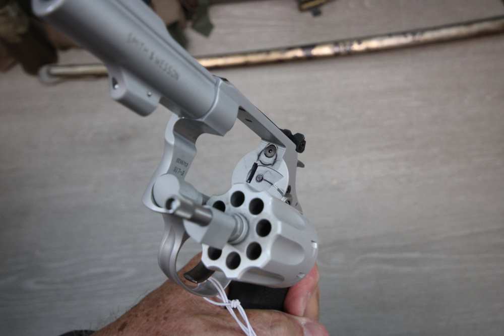 Smith & Wesson Model 317-3 Kit Gun in 22 LR with 3" Barrel.-img-14