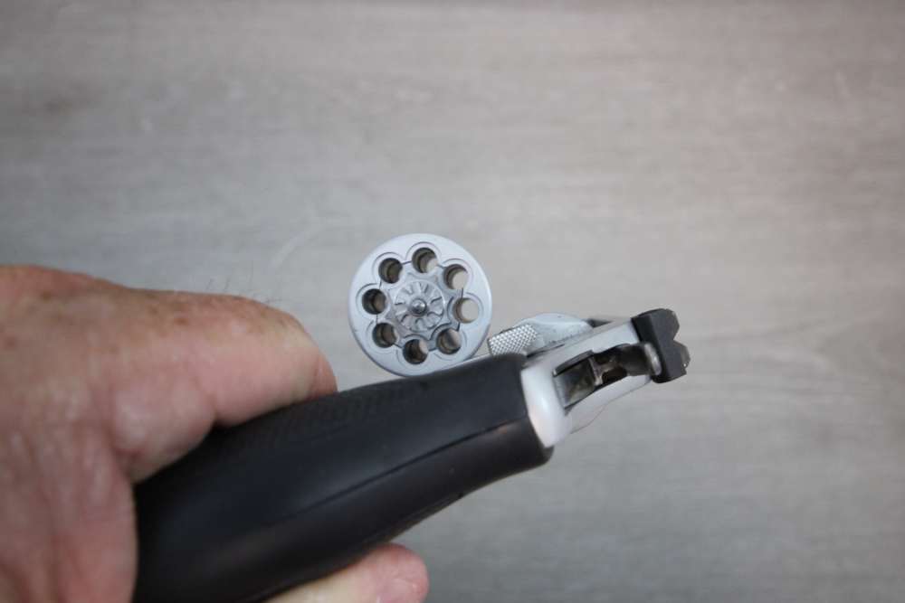 Smith & Wesson Model 317-3 Kit Gun in 22 LR with 3" Barrel.-img-12
