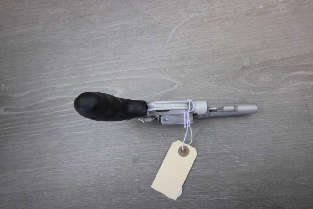 Smith & Wesson Model 317-3 Kit Gun in 22 LR with 3" Barrel.-img-11