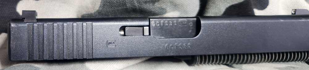 Glock 17 9MM gen 3 complete slide Used 535 Discontinued-img-2