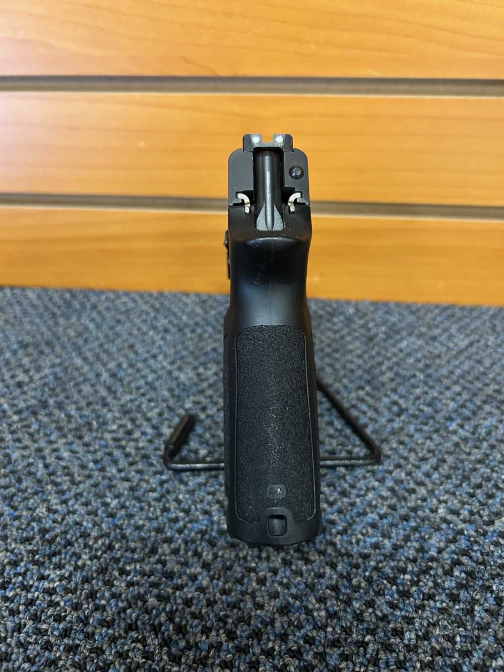 Sig Sauer P250 9x19mm 3.9" with One Magazine -img-2