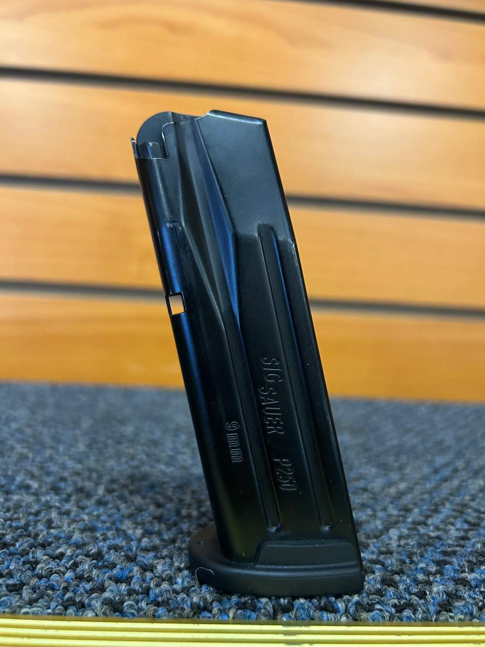 Sig Sauer P250 9x19mm 3.9" with One Magazine -img-5