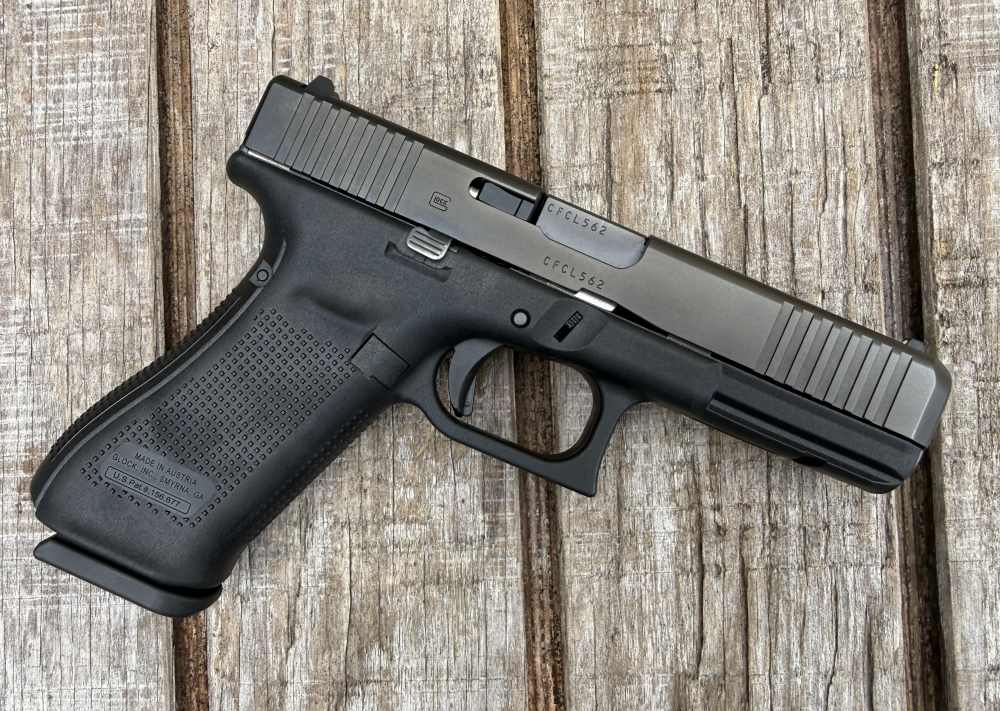 FACTORY NEW discontinued Glock 17 Gen5 9mm 1¢ No Reserve G17 Gen 5-img-8
