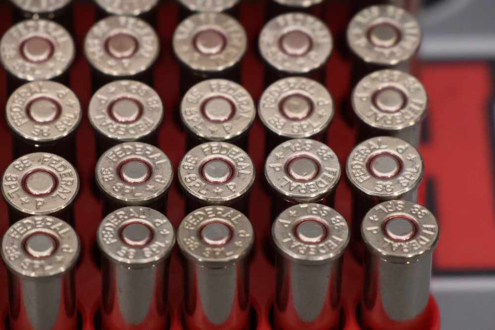 Mixed Lot O' 200rds of .38SPL FMJ & HP Ammo - Win., Federal & PMC -img-11