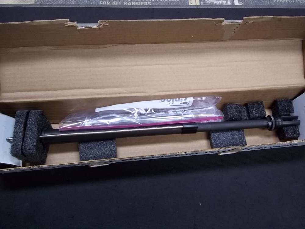 CRITERION BARREL W/ BOLT CARRIER 5.56 .223 WYLDE 16 LIKE NEW NICE 1IN 8 -img-12