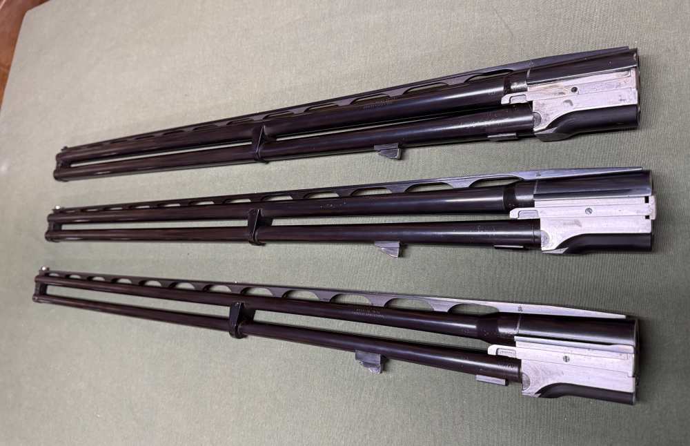 Used Krieghoff K-32: 3 Barrel Set. 28" in 20, 28, 410 w/ Skeet Chokes-img-4