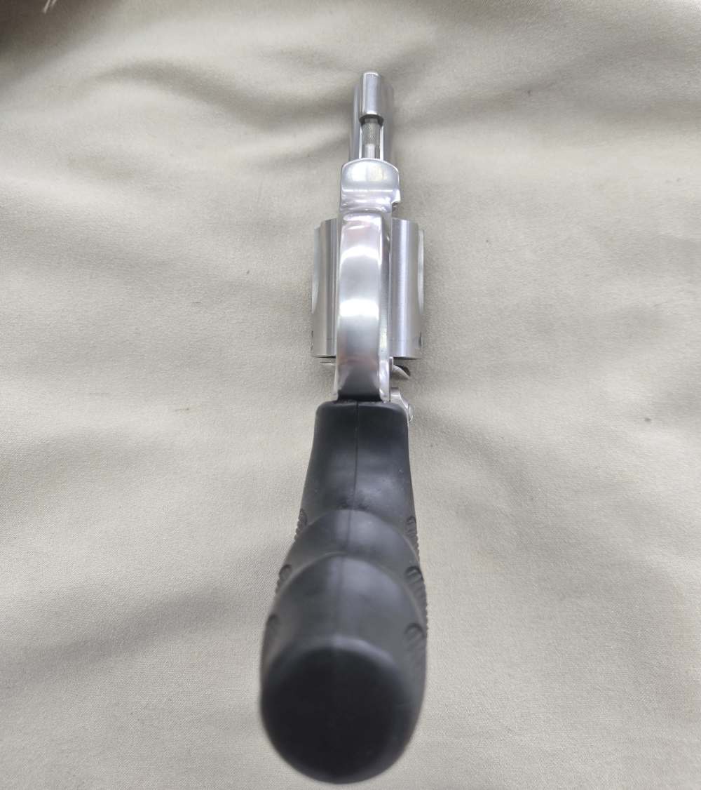 Smith and Wesson Model 640 38 Special 5 Shot  1.875" Barrel Good Condition -img-3