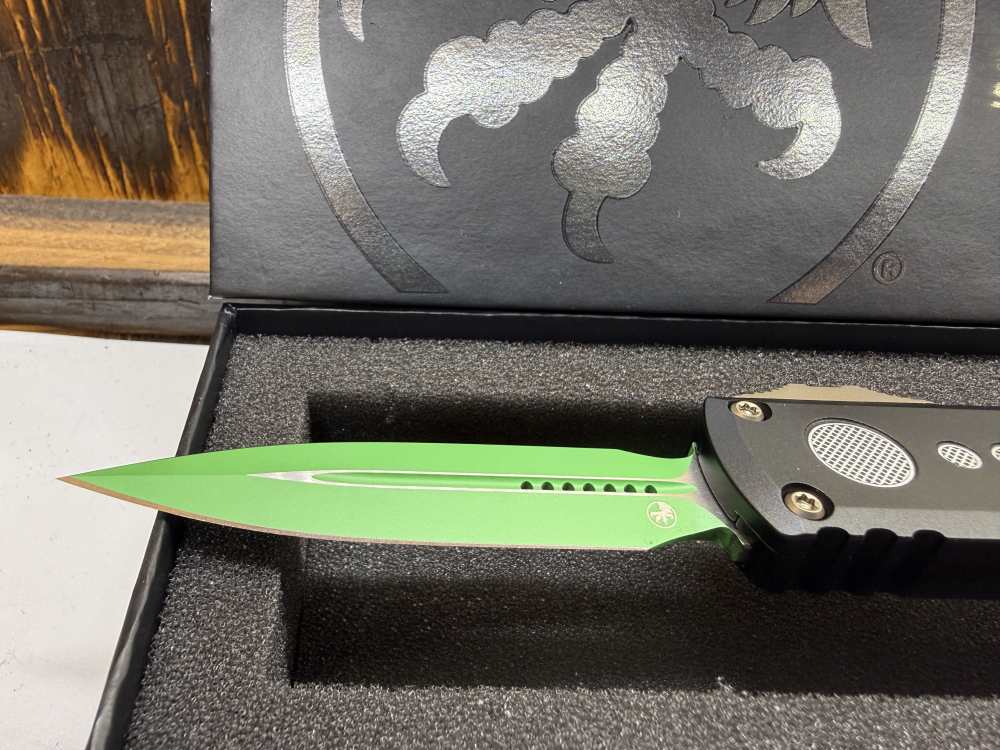 MICROTECH UTX-85 GEN IV D/E JEDI MASTER WITH GREEN BLADE-img-4