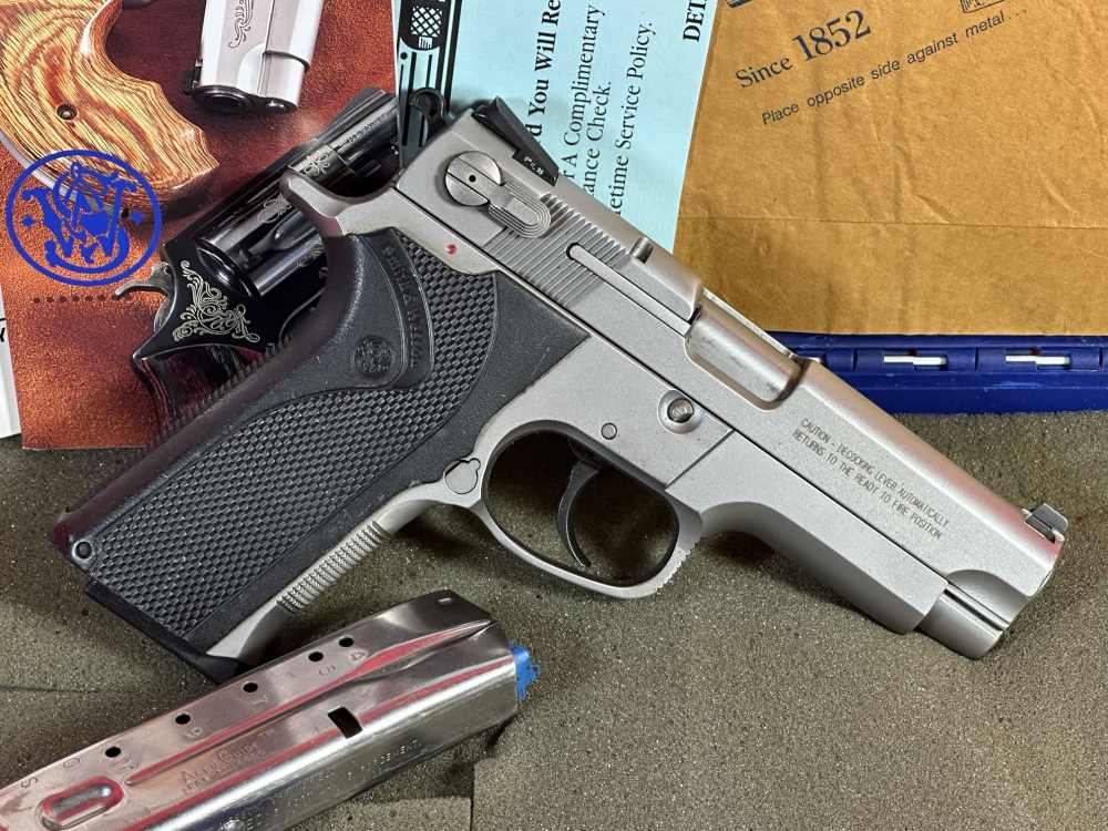 Special Order LE Smith & Wesson Mod 4006 40 S&W 4" Pistol + (2) 11 Rnd Mags-img-9