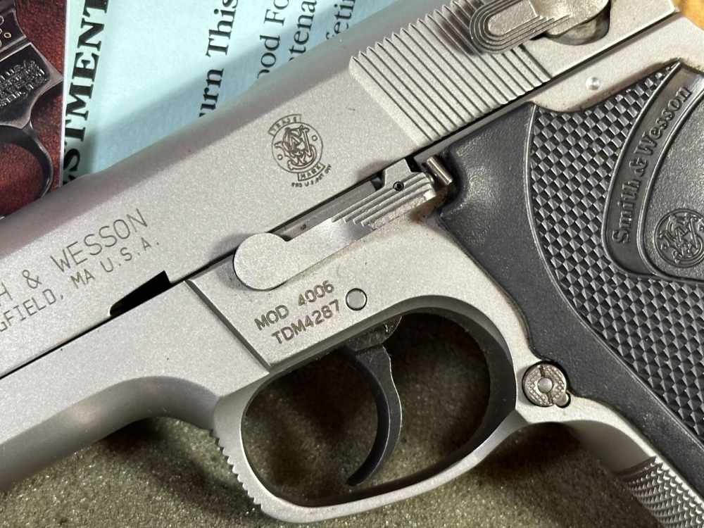 Special Order LE Smith & Wesson Mod 4006 40 S&W 4" Pistol + (2) 11 Rnd Mags-img-3
